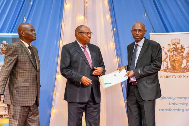 James Langi recived excellence award